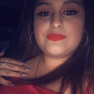 Meet your Posher, Lorena